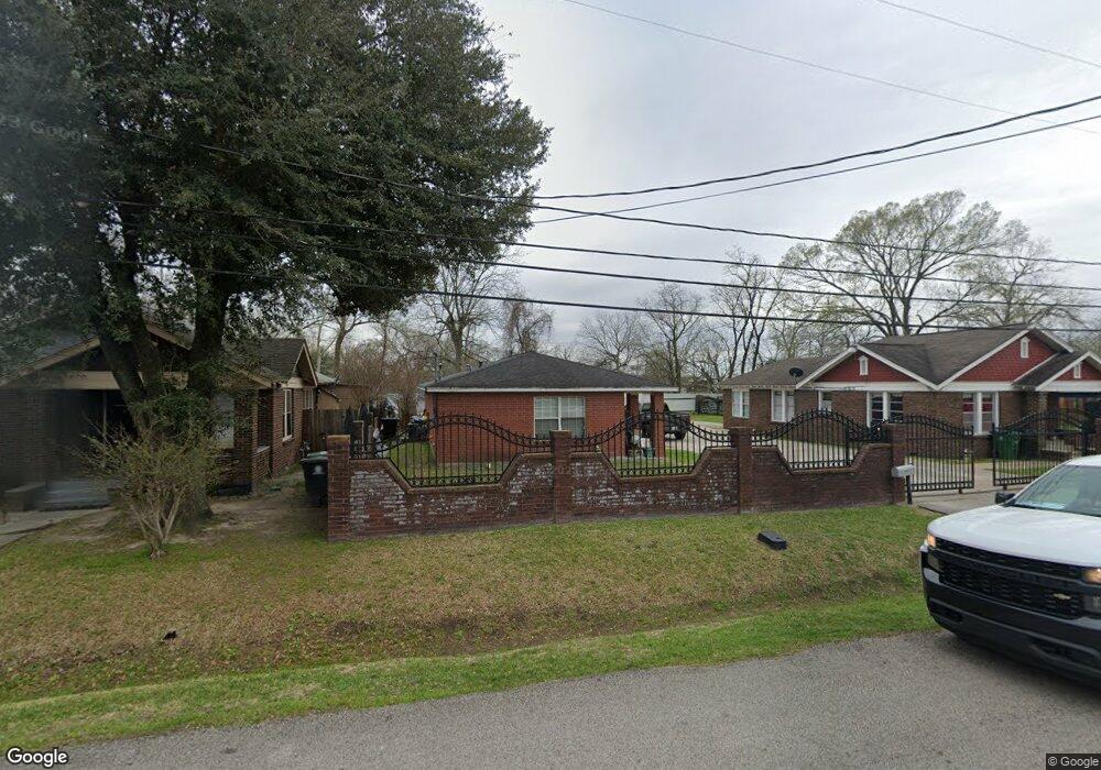 106 Neyland St, Houston, TX 77022 - photo 1