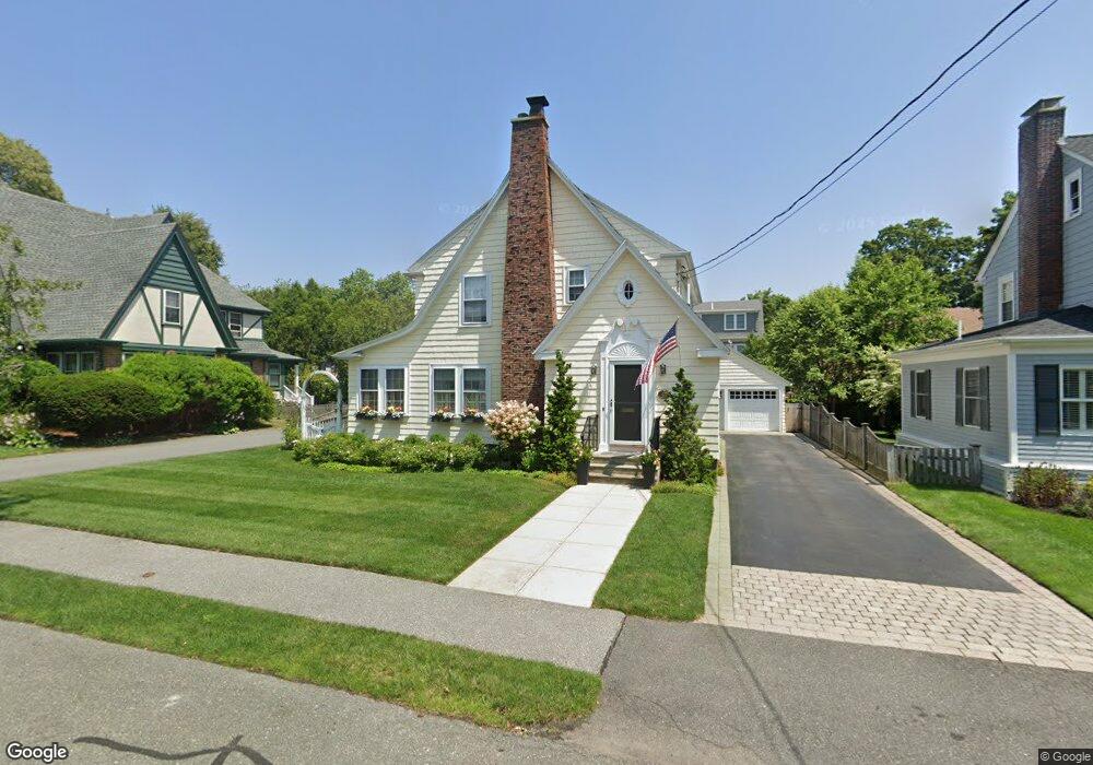 9 Pickwick Rd, Marblehead, MA 01945 - photo 1