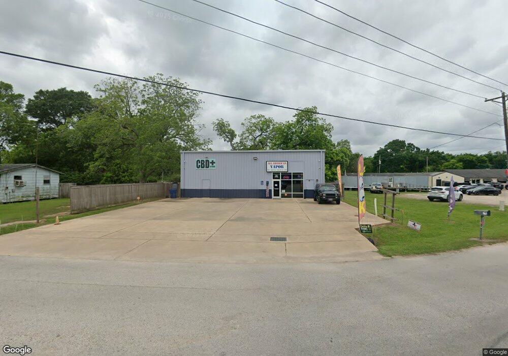 1100 N Brooks St, Brazoria, TX 77422 - photo 1