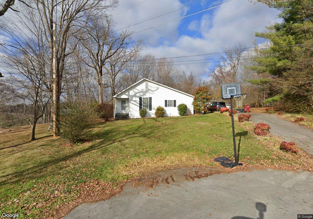 2103 Edgehill Cir, Johnson City, TN 37601 - photo 1