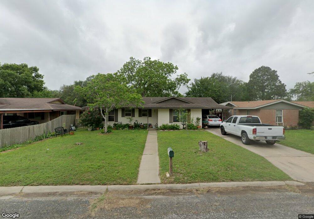 1705 N Washington St unit B7, Beeville, TX 78102 - photo 1
