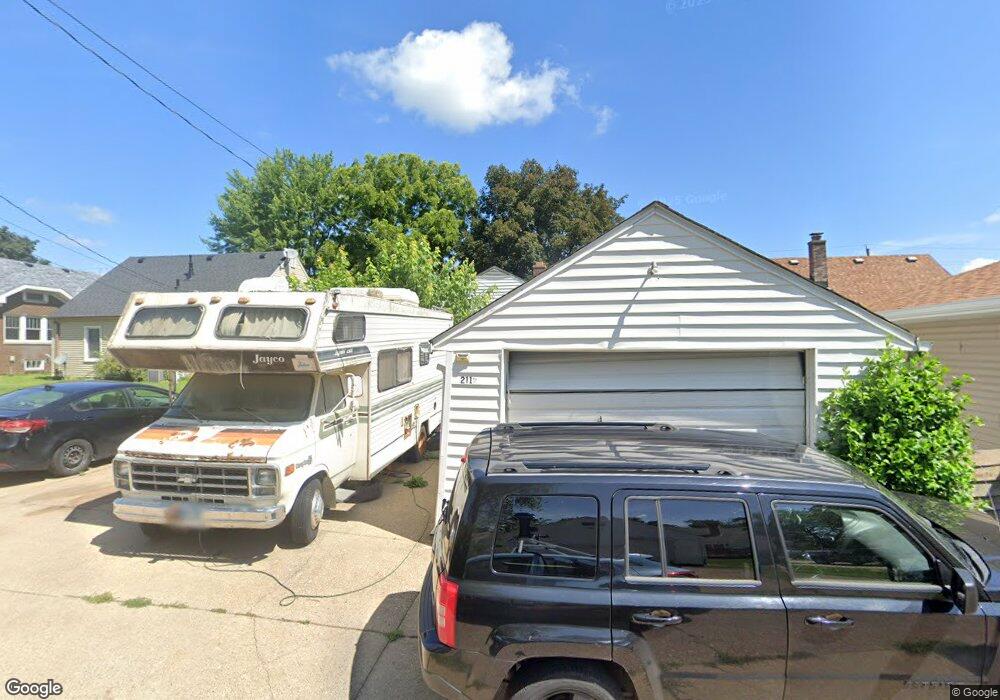 2117 W Locust St, Davenport, IA 52804 - photo 1