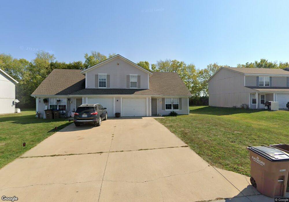 213 N Crest Dr unit 215, Raymore, MO 64083 - photo 1