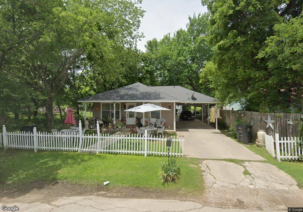 307 Evans St, Cleburne, TX 76031 - photo 1