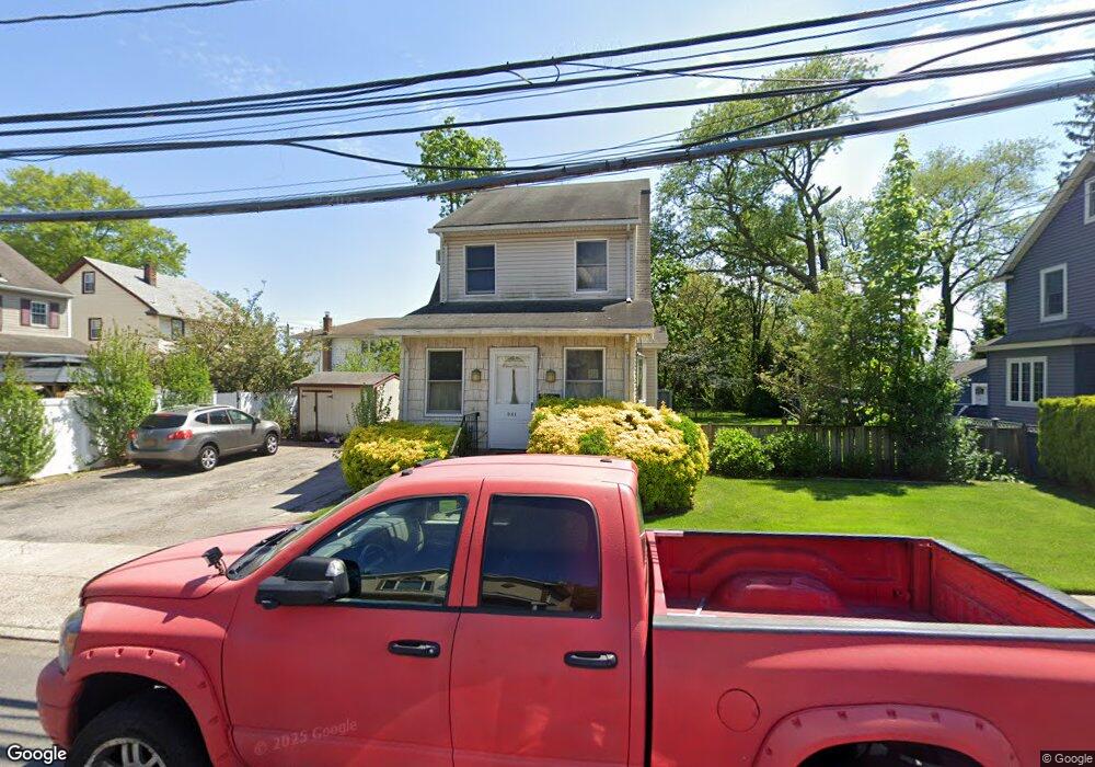 941 Washington St, Franklin Square, NY 11010 - photo 1