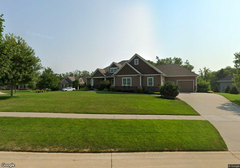 3122 Cedar River Ct NE, Cedar Rapids, IA 52411 - photo 1