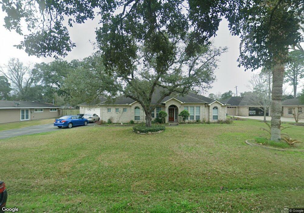 355 Duncan St, Alvin, TX 77511 - photo 1