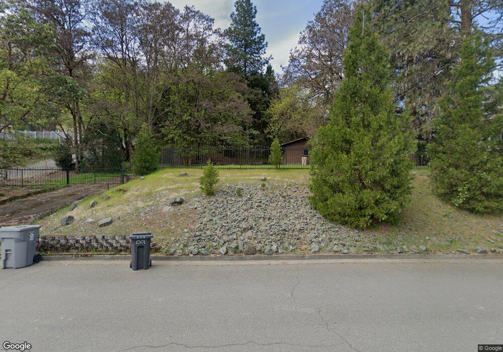 1301 NW B St, Grants Pass, OR 97526 - photo 1