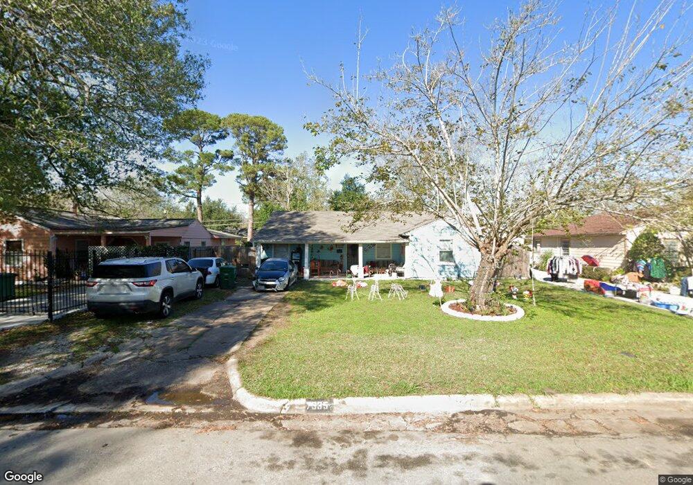 7335 Oak Hill Dr, Houston, TX 77087 - photo 1