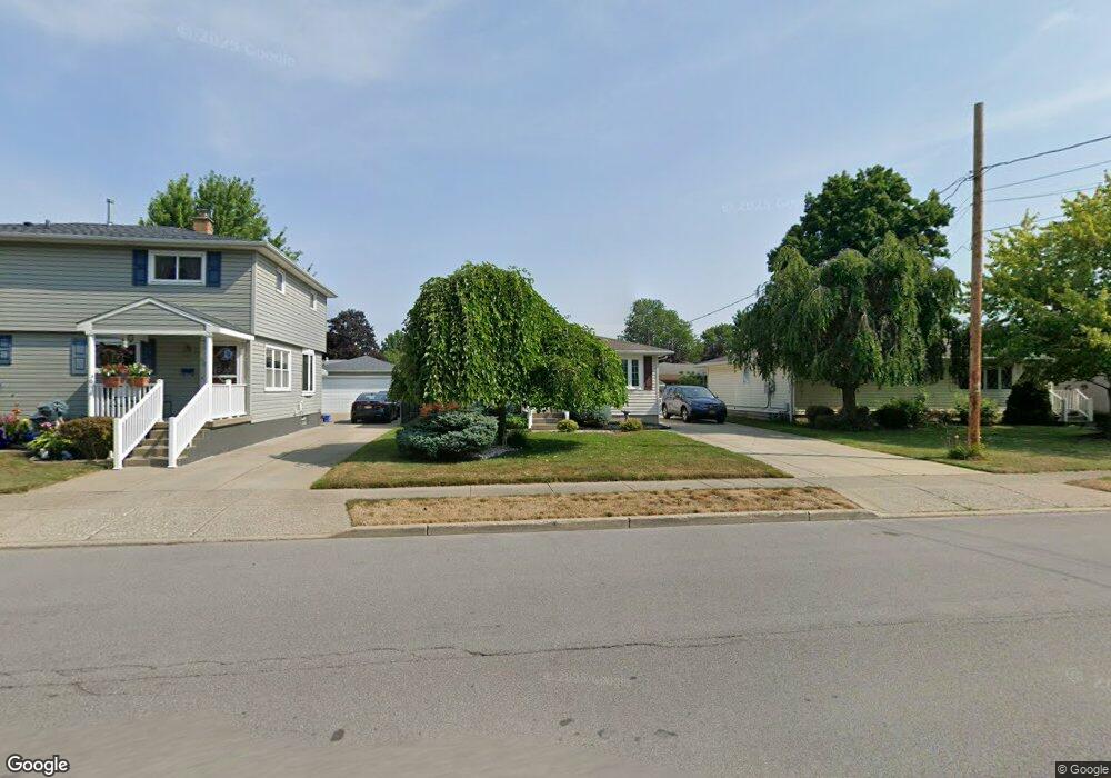 772 Meadow Dr, North Tonawanda, NY 14120 - photo 1