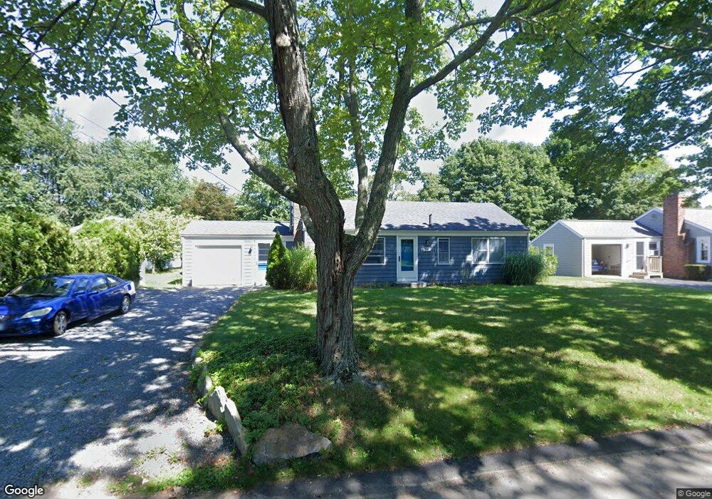 124 Rogers Ave, Barrington, RI 02806 - photo 1