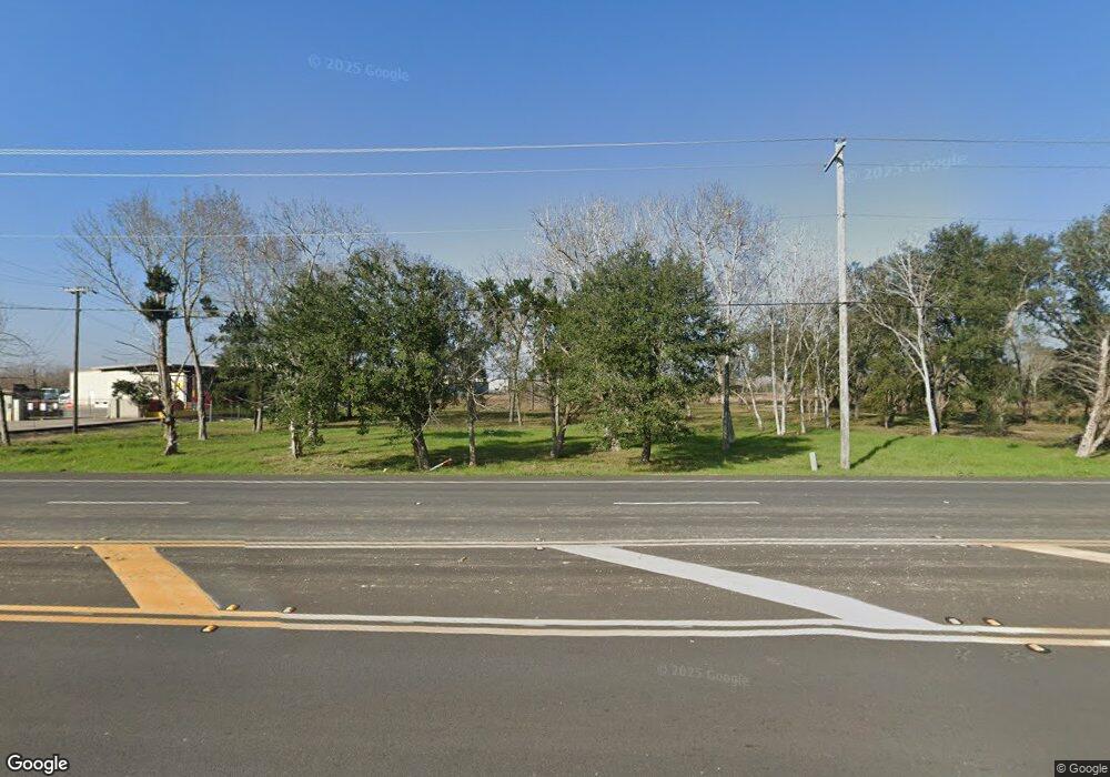 2951 N Gordon St, Alvin, TX 77511 - photo 1