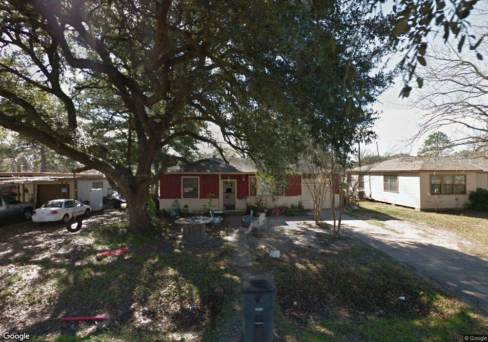 2008 Ross St, Bay City, TX 77414 - photo 1