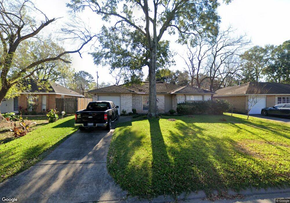 211 Stratmore Dr, Friendswood, TX 77546 - photo 1