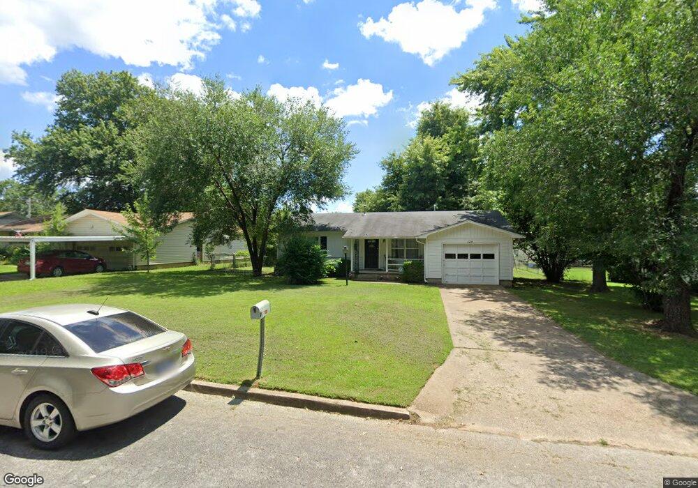 125 E Powell St, Claremore, OK 74017 - photo 1