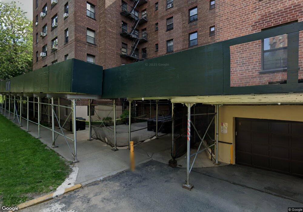 Mitchell Gardens Co-Op #3 unit 1B, Flushing, NY 11354 - photo 1