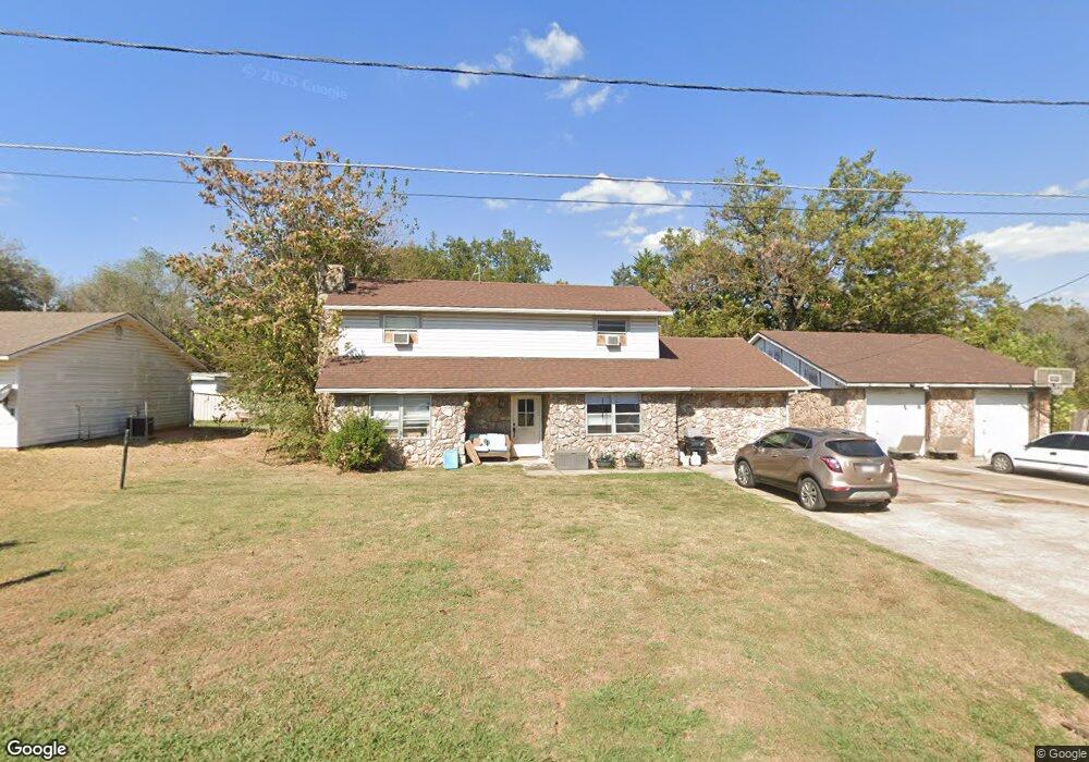 203 Phillips St, Tecumseh, OK 74873 - photo 1