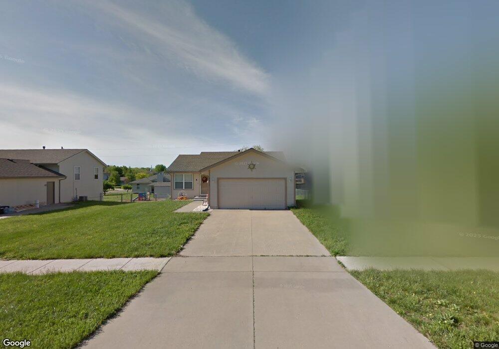 7211 SW 24th St, Topeka, KS 66614 - photo 1