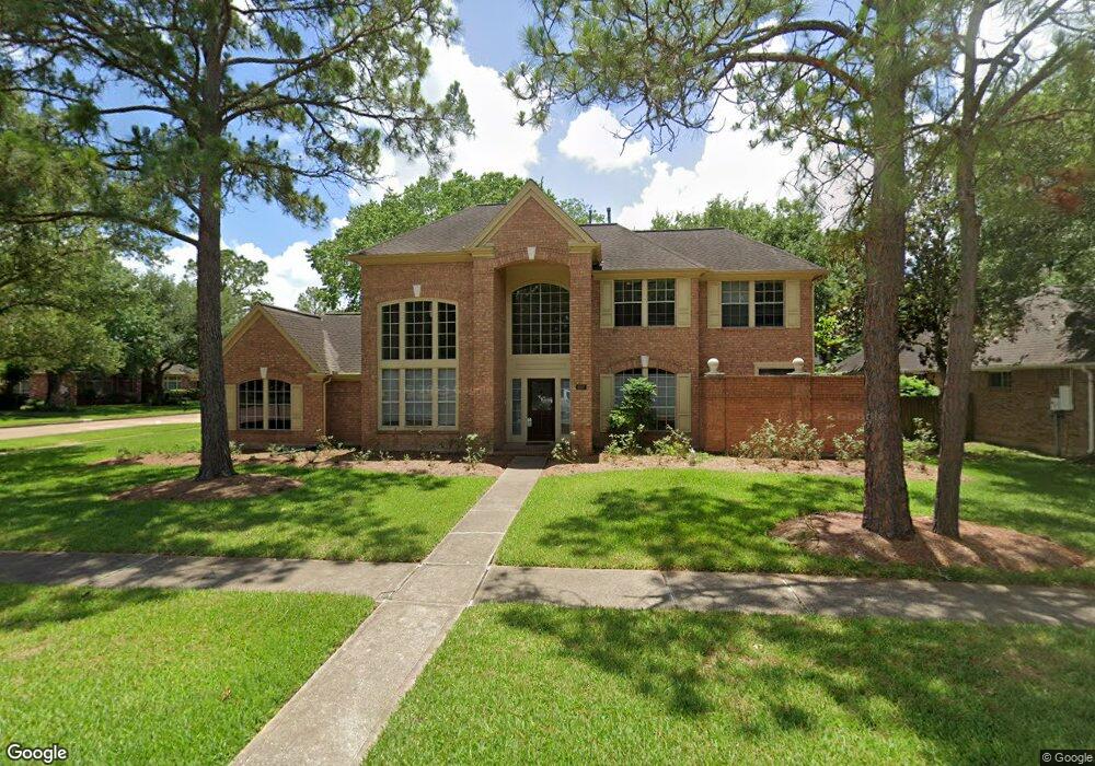 608 Lake Forest Dr, Friendswood, TX 77546 - photo 1