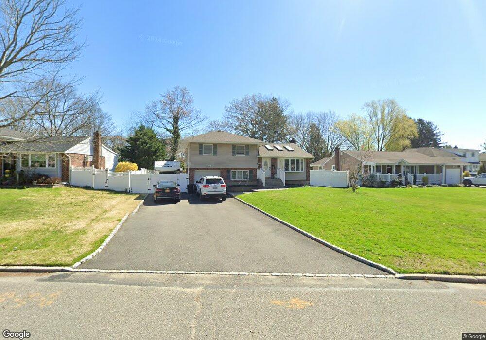 3 Poplar Ln, ComMacK, NY 11725 - photo 1