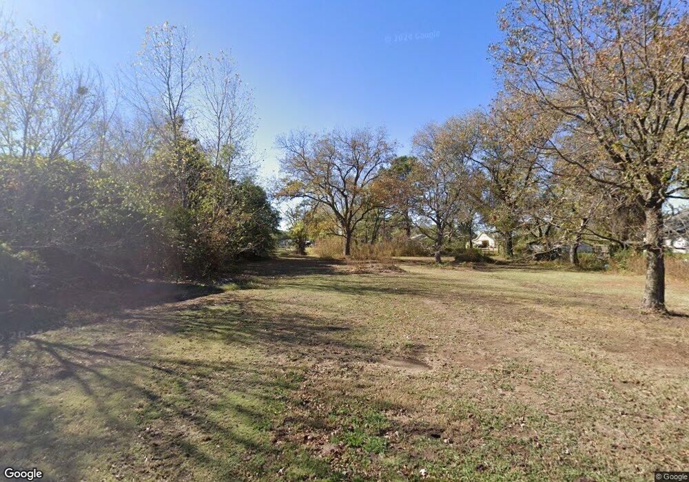 614 N Bryan St, Okmulgee, OK 74447 - photo 1