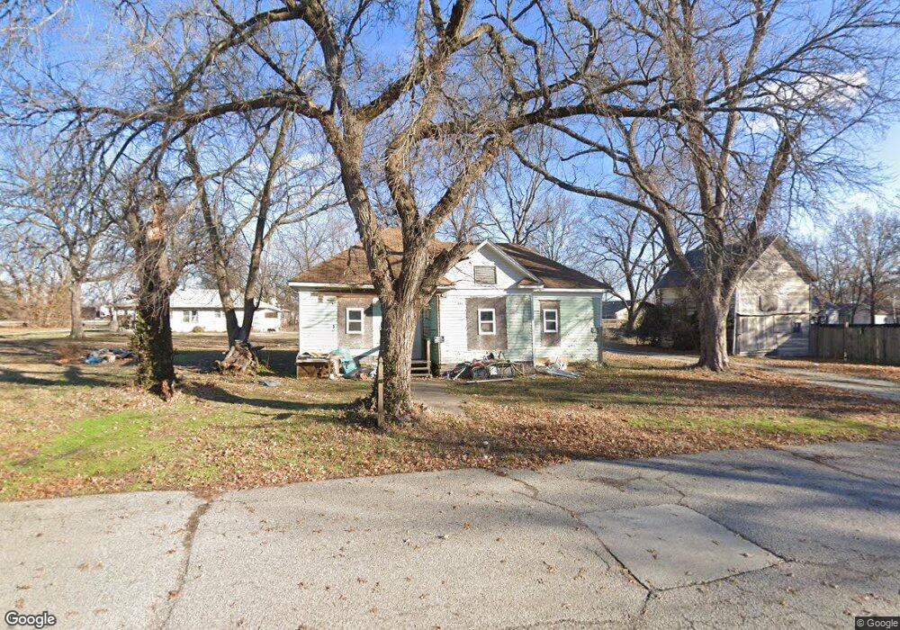 413 N 23rd St, Parsons, KS 67357 - photo 1