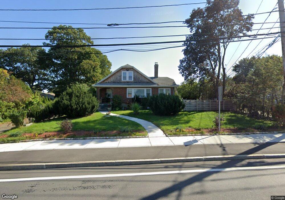 596 Highland Ave, Needham Heights, MA 02494 - photo 1