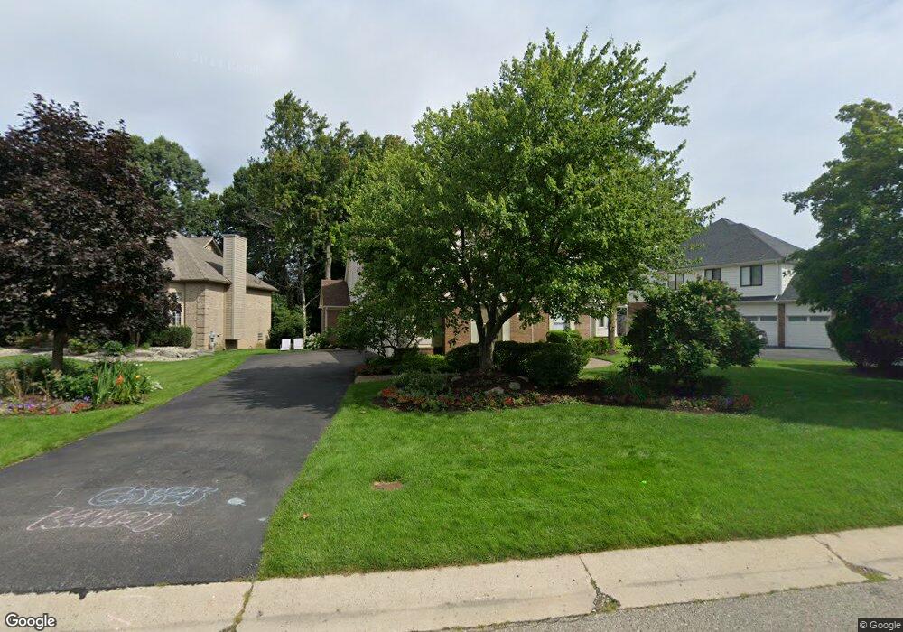 6380 W Oaks Dr, West Bloomfield, MI 48324 - photo 1