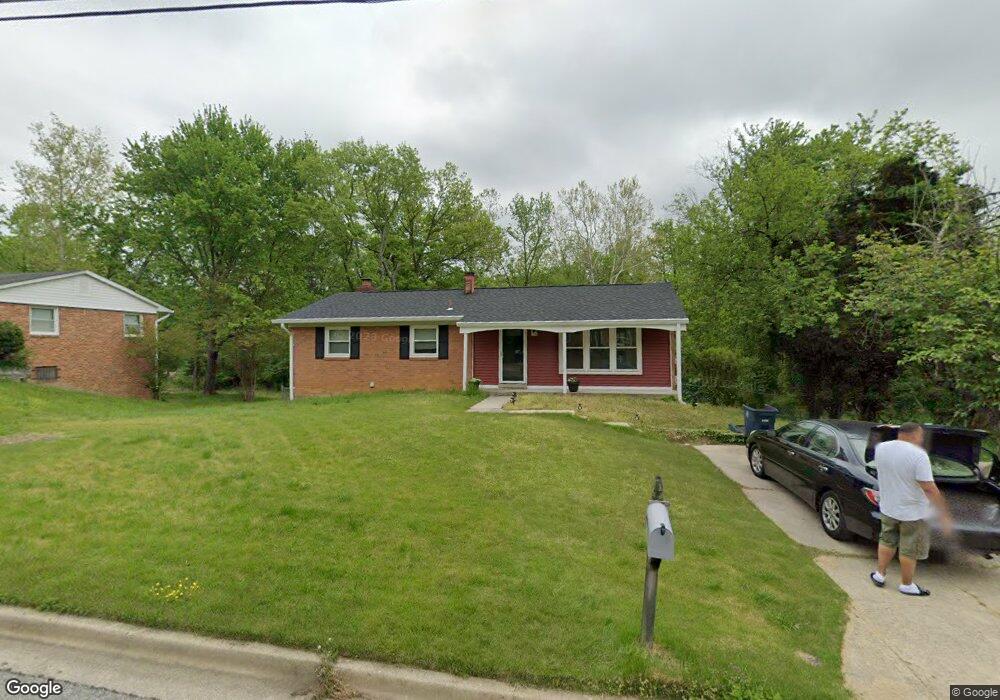 5402 Stratford Ln, Temple Hills, MD 20748 - photo 1