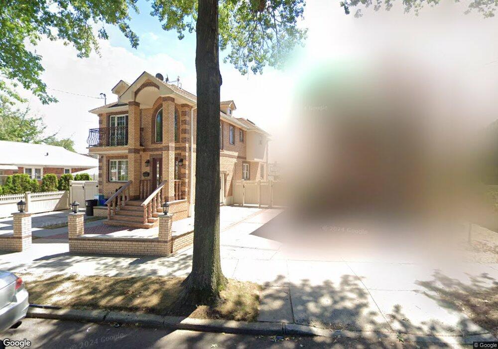 26310 E Williston Ave, Floral Park, NY 11001 - photo 1