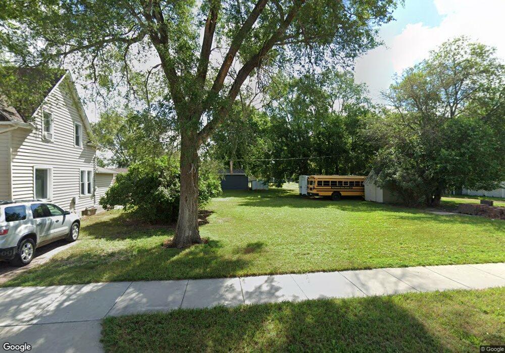 720 N Gamble St, Mitchell, SD 57301 - photo 1