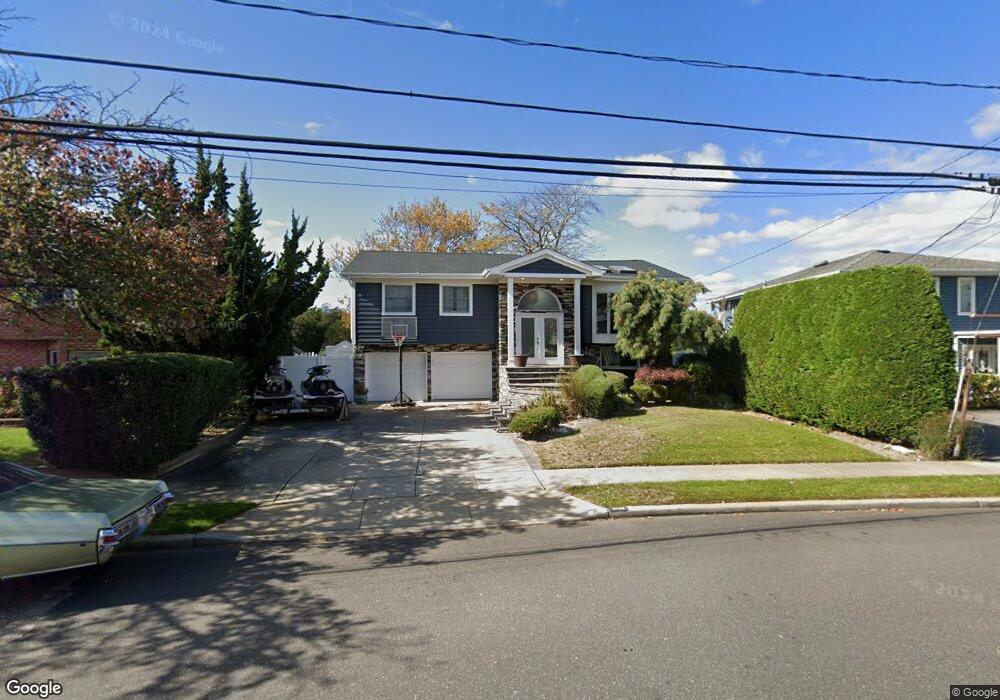 2788 Clubhouse Rd, Merrick, NY 11566 - photo 1