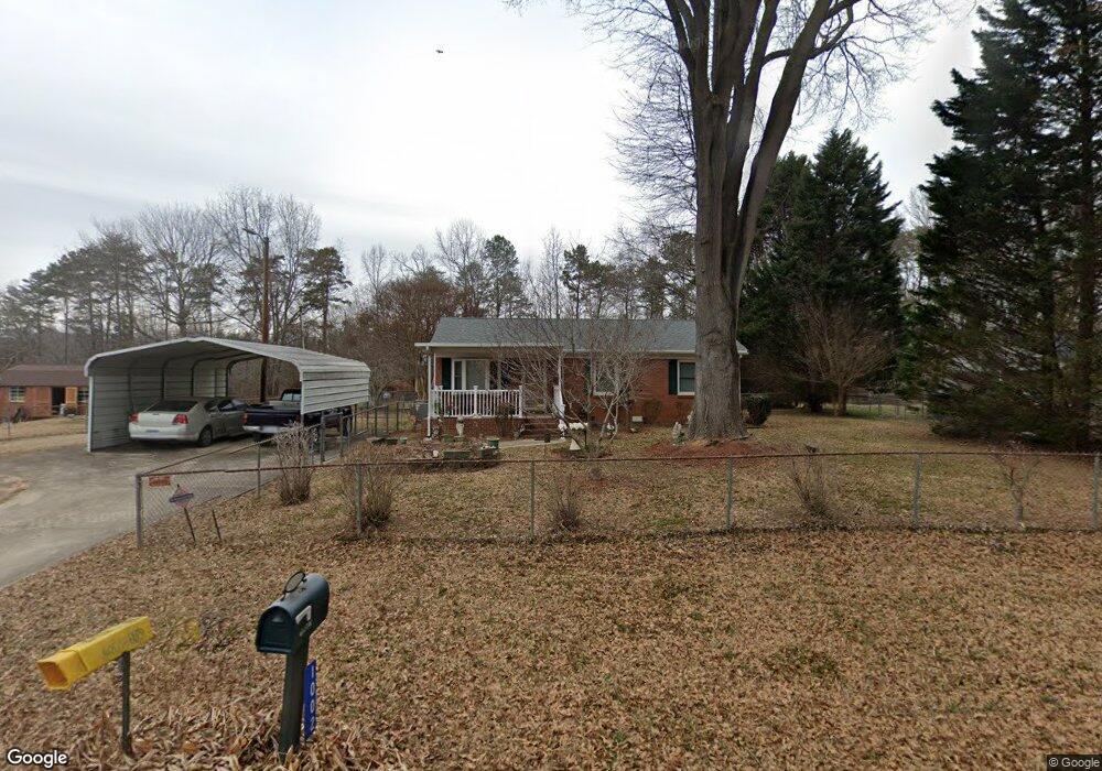 1002 Holly Hills Dr, Gastonia, NC 28052 - photo 1