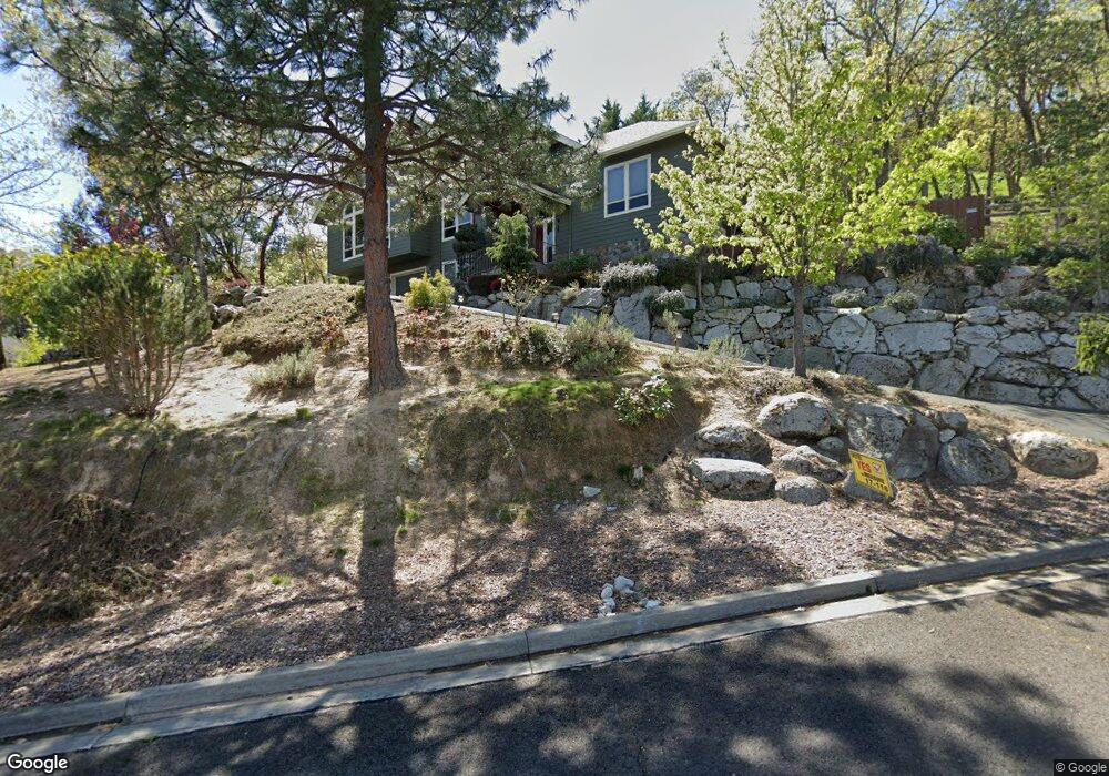 914 NW Valley View Dr, Grants Pass, OR 97526 - photo 1