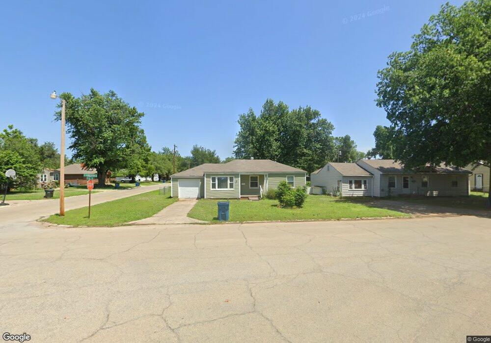 702 S Howerton Ave, Cushing, OK 74023 - photo 1