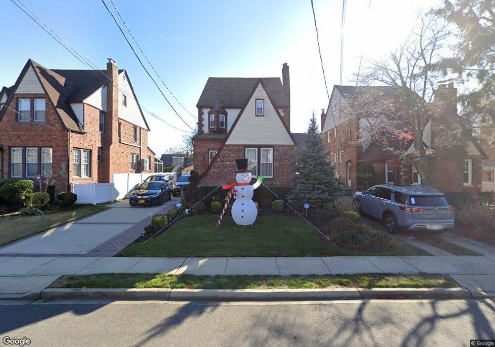 18 Dubonnet Rd, Valley Stream, NY 11581 - photo 1