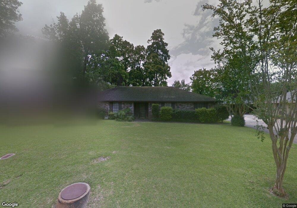 1435 S Chateau Cir, Lake Charles, LA 70605 - photo 1