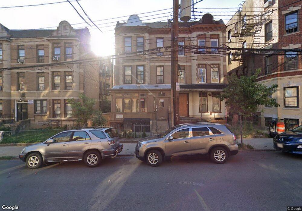 284 Hawthorne Ave unit 2, Yonkers, NY 10705 - photo 1