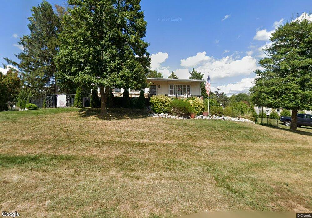 201 Surrey Rd, Chalfont, PA 18914 - photo 1