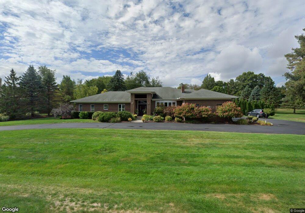 3860 Carriage Ln, Bloomfield Hills, MI 48301 - photo 1