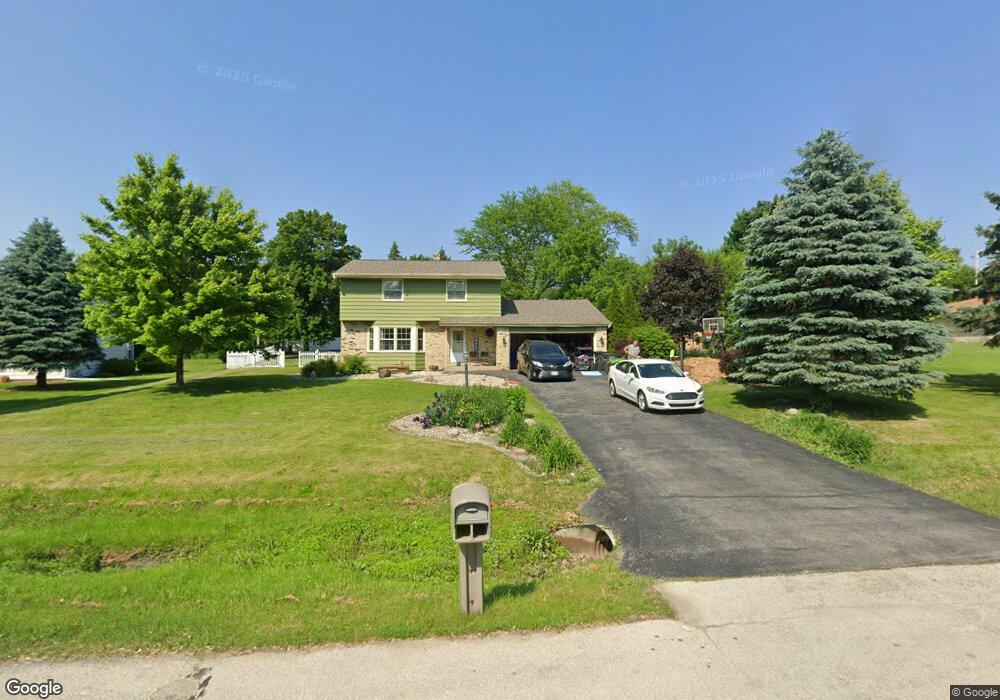 N4W22658 Lexington Dr, Waukesha, WI 53186 - photo 1