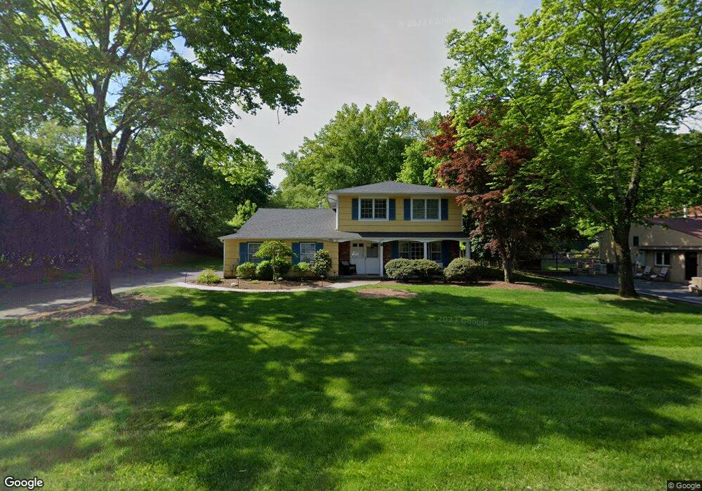 11 Macintosh Ln, Monsey, NY 10952 - photo 1