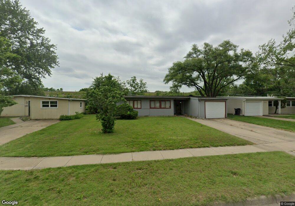 2917 SW Twilight Dr, Topeka, KS 66614 - photo 1