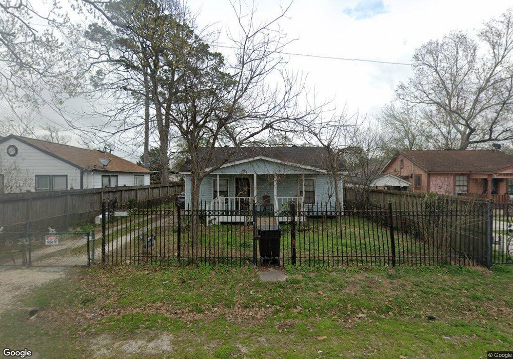 7010 Amber St, Houston, TX 77022 - photo 1