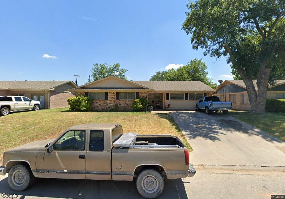 1724 Harris St, Gainesville, TX 76240 - photo 1