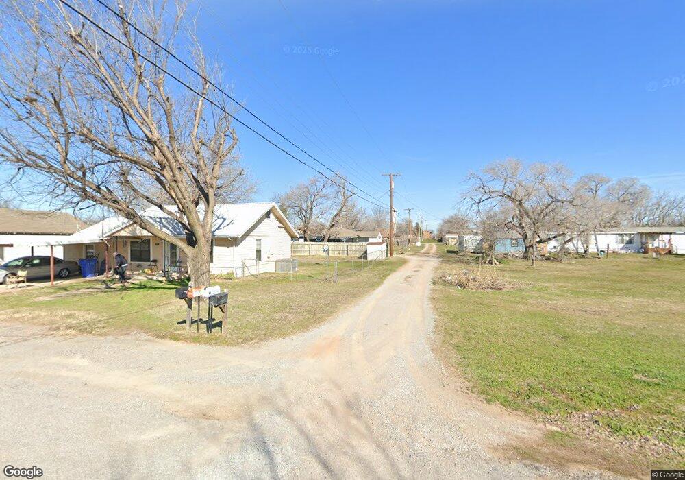 607 NW 6th St, Cache, OK 73527 - photo 1