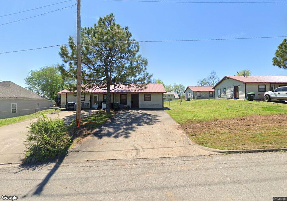 723 W Keetoowah St, Tahlequah, OK 74464 - photo 1