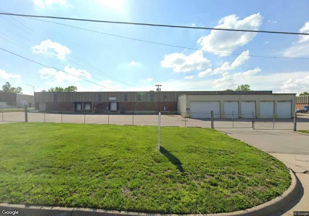 3755 SW South Park Ave, Topeka, KS 66609 - photo 1