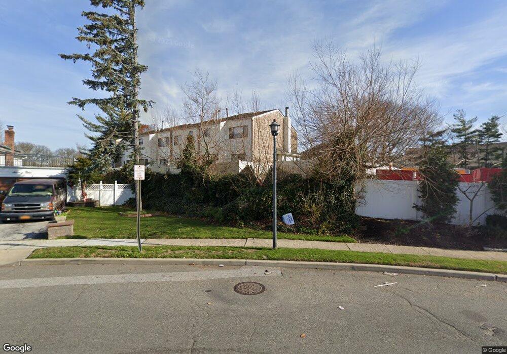 25 Vanderbilt Way, Valley Stream, NY 11581 - photo 1