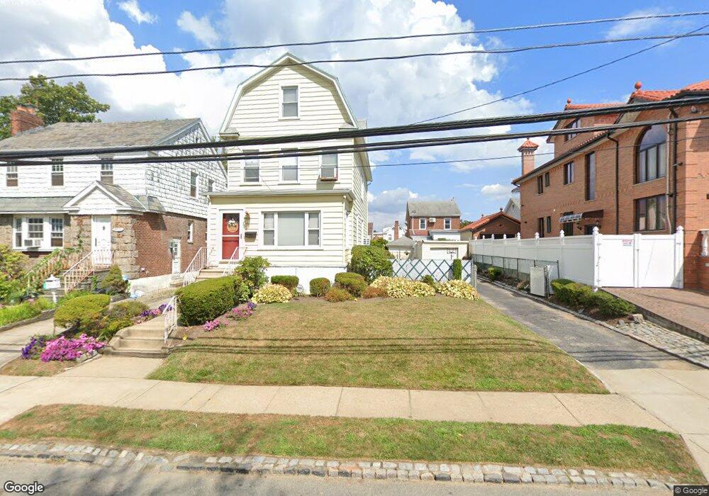 4219 190th St, Flushing, NY 11358 - photo 1